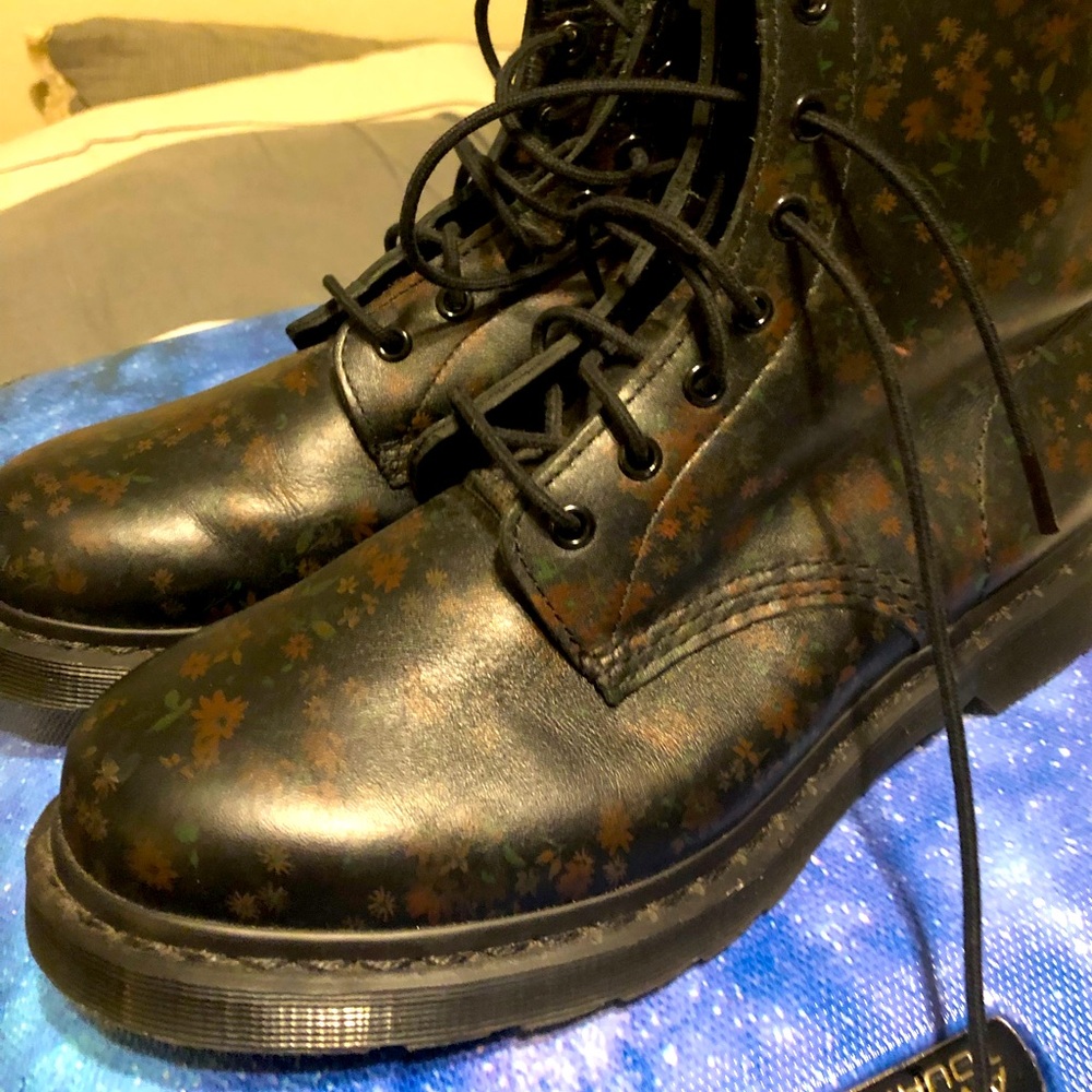 Doc Martens Size 11 cute floral print